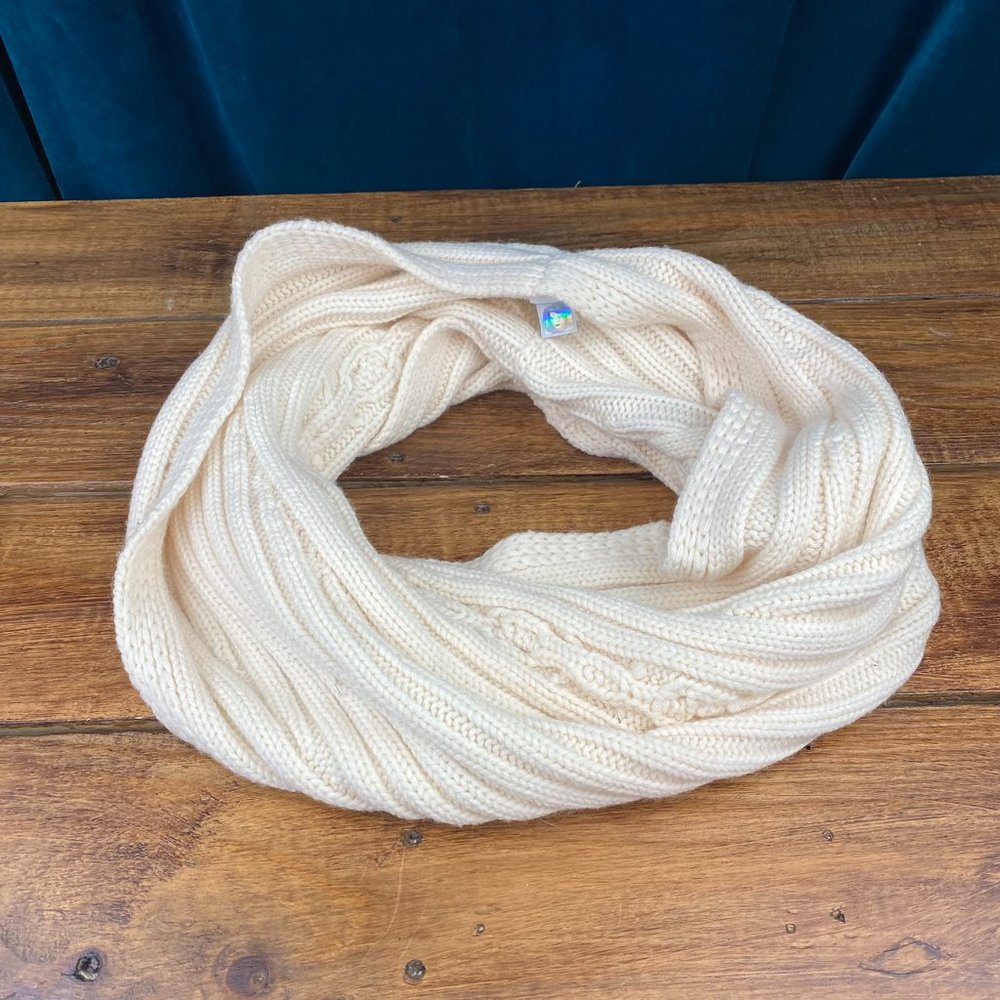 Diane Von Furstenberg Wool Infinity Scarf Ivory - Picture 2 of 6